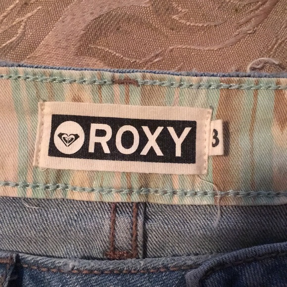 Roxy Shorts with Lace - Picture 3 of 3